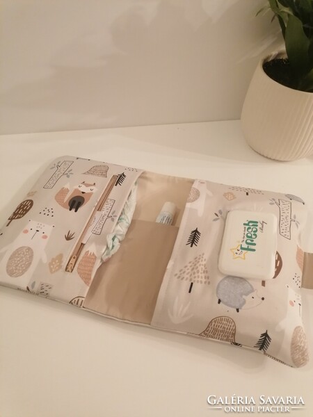 Diapering kit with doe cloth