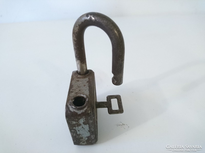 Well-functioning old large tuto padlock with key 10cm x 6cm