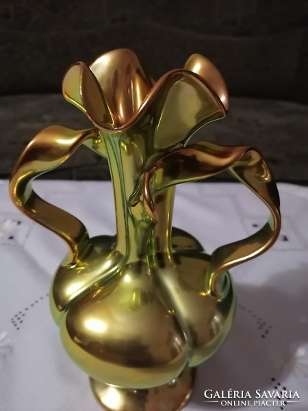 Beautiful Zsolnay eozin vase with ribbon ears
