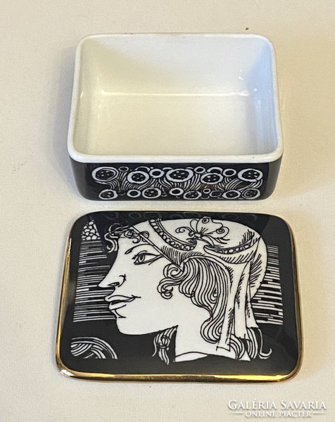 Saxon Endre Hólloháza porcelain jewelry box with lid