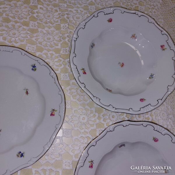 Zsolnay, szép kisvirágos tányérok