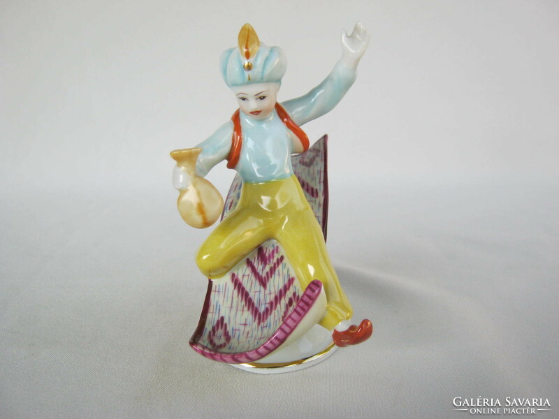 Hollóházi porcelán Aladdin repülőszőnyegen