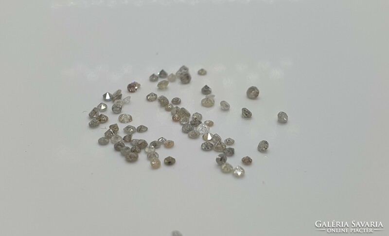 Diamond brill and round cut 1.01 Carat.