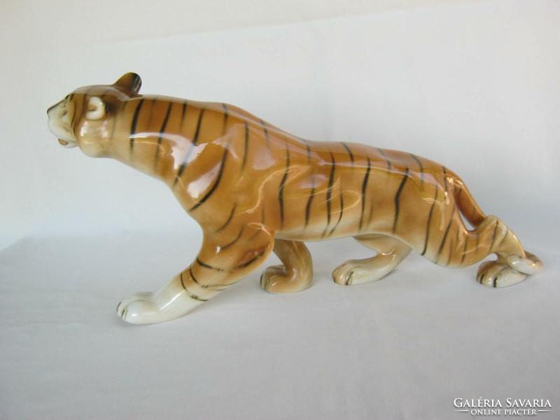 Royal Dux nagy méretű porcelán tigris 37 cm