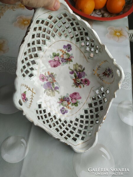 Pink, lace, porcelain bowl, centerpiece for sale! Injured!
