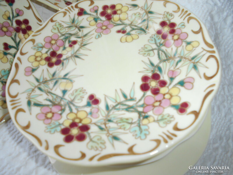 6 Zsolnay cake plates - rich hand-painted pattern 16.5 cm perfect condition