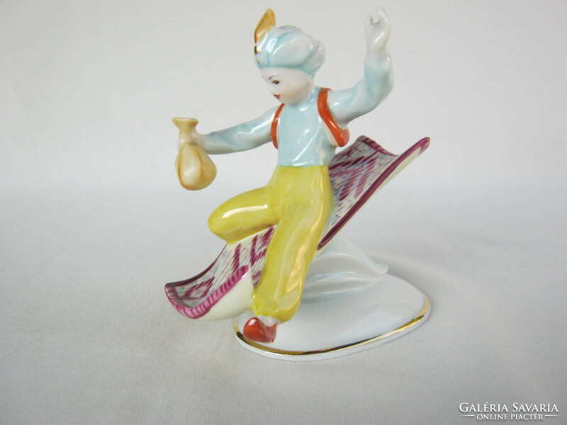Hollóházi porcelán Aladdin repülőszőnyegen