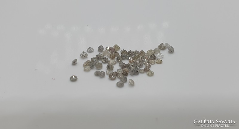 Diamond brill and round cut 1.01 Carat.