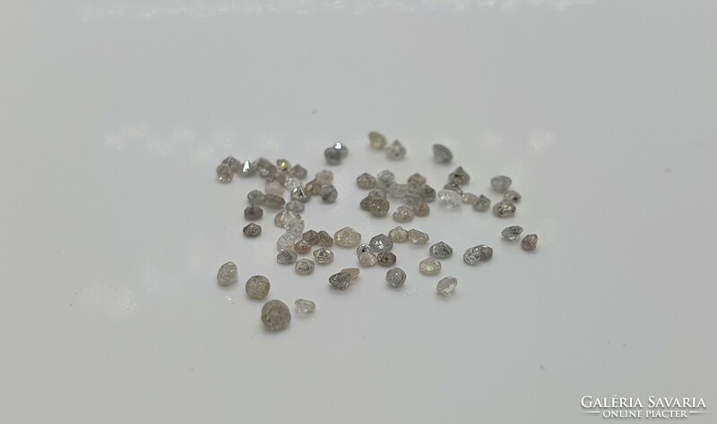 Diamond brill and round cut 1.01 Carat.