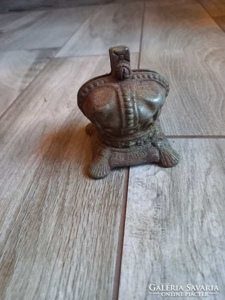 Antique iron bushing forming a crown (8x9.8x8.5 cm)