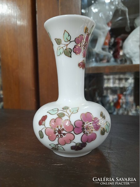 Zsolnay Virág,Pillangó Mintás Váza.12 cm.