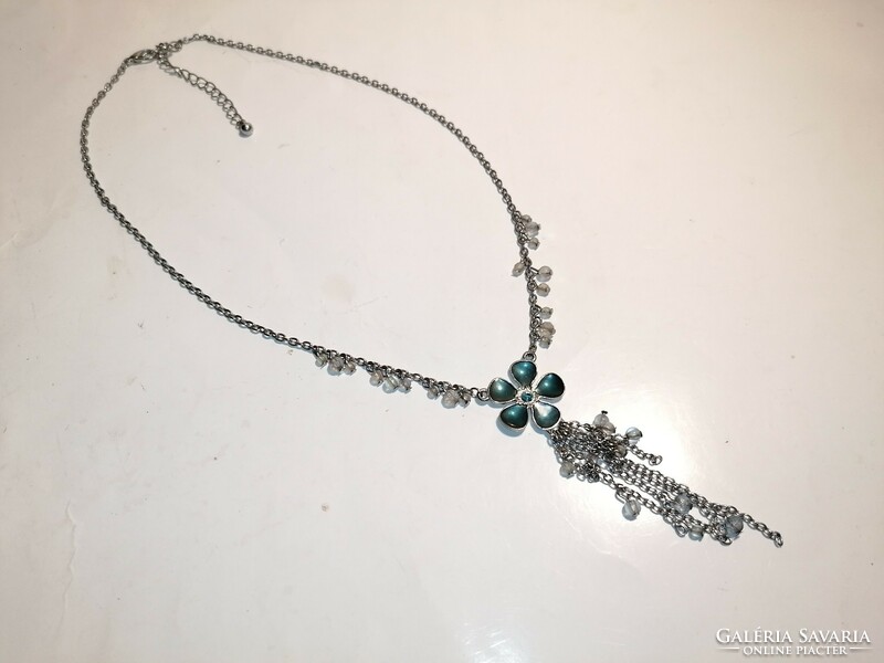 Blue flower necklace (114)