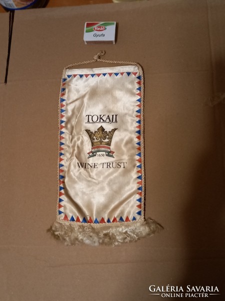Tokaji Wine turst ! 14x29 cm kétoldalas Zászló !