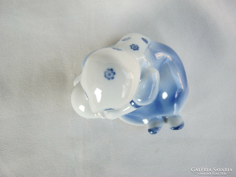 Zsolnay porcelán kislány kék festéssel
