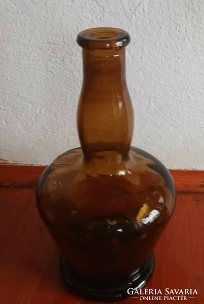 Régi barna üveg italtartó