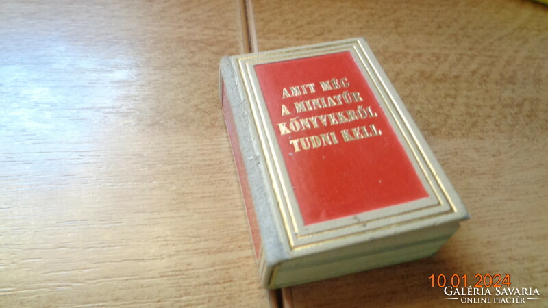 Amit még a miniatűr könyvekről tudni kell  , írta  Gyulai Janka  1974.