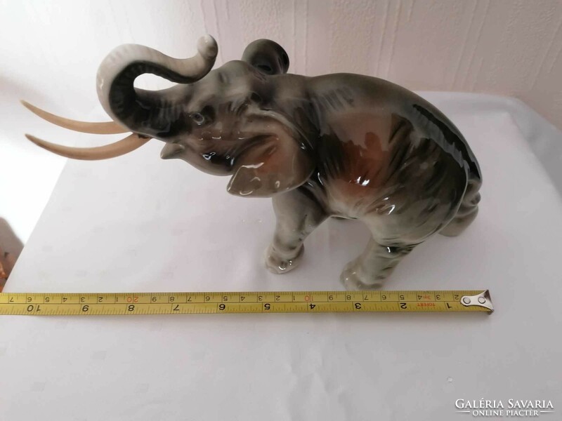 Royal Dux nagyméretű porcelán elefánt
