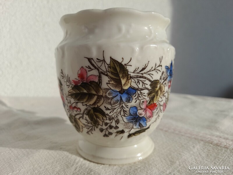 PORCELÁN DOMBORMINTÁS TALPAS "EMLÉK" BÖGRE, 1800-as évek vége