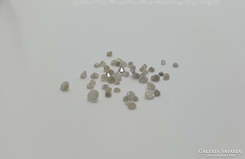 Diamond brill and round cut 1.01 Carat. Cloudy.