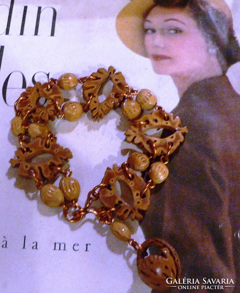 Vintage carved wooden necklace and bracelet