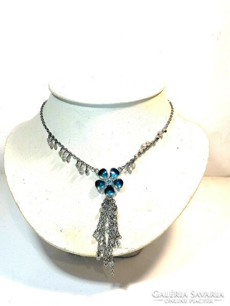 Blue flower necklace (114)