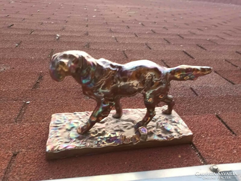 Eozin mázas színű vas kutya szobor