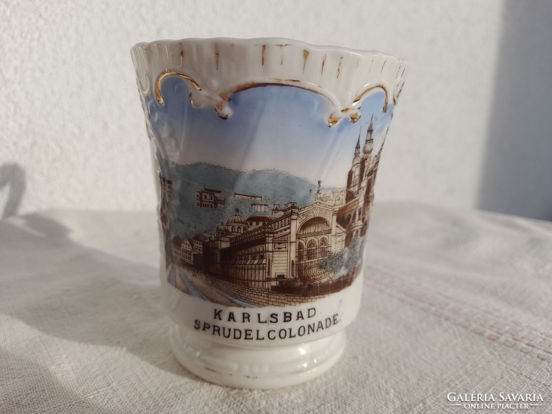 PORCELÁN DOMBORMINTÁS "KARLSBAD EMLÉK" BÖGRE, 1800-as évek vége