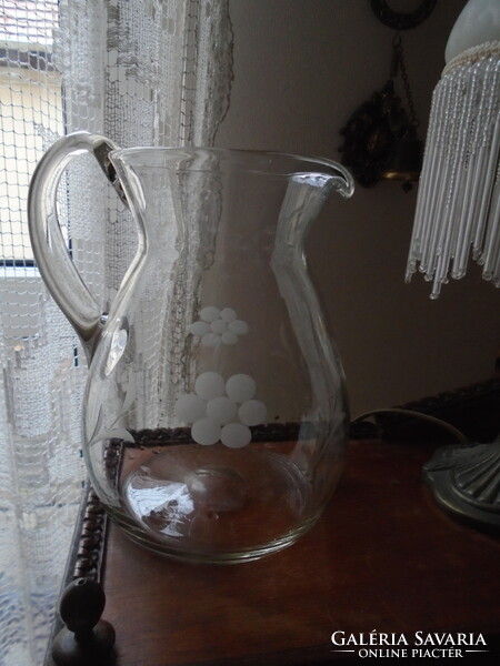 Wine jug, jug, incised, torn.