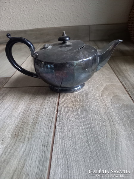 Charming antique silver-plated teapot (26.5x15x13 cm)