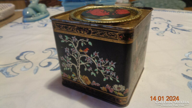 Kínai teás doboz  250 gr os , 10 x 10 x10 cm , szép virág decorral