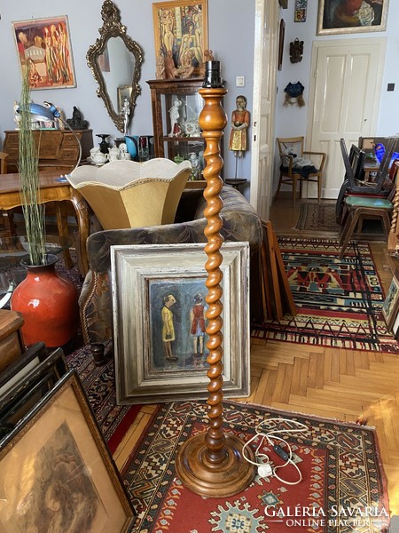 Colonial wood floor lamp with twisted pattern 130 cm