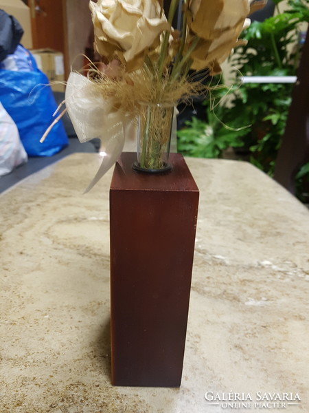 Kémcső váza