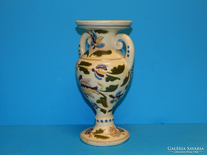 Bozsik vase by Kunszentmárton, in excellent condition, 20.5 cm high