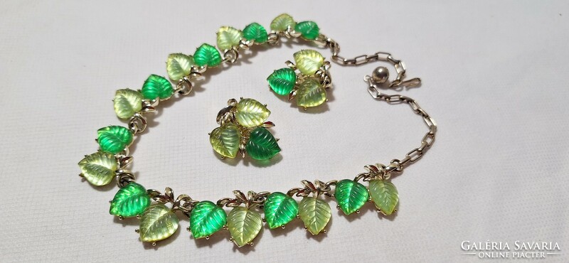 Vintage glass leaf pattern jewelry set