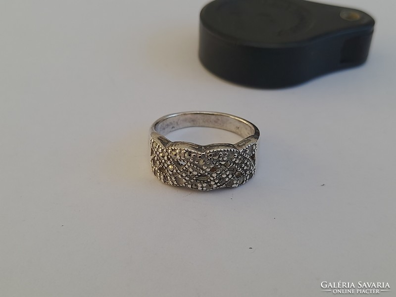 A beautiful silver 925 marcasite stone ring