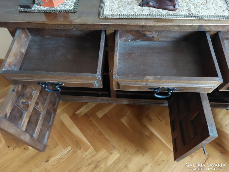 Rustic Spanish chest of drawers