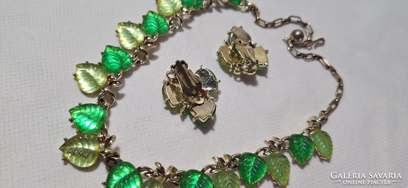 Vintage glass leaf pattern jewelry set