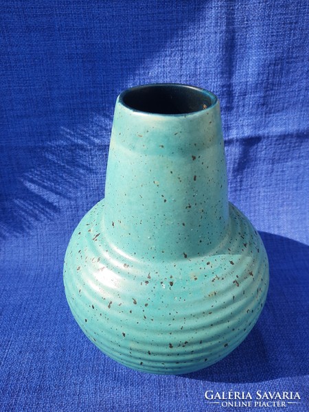 Pond head ceramic vase