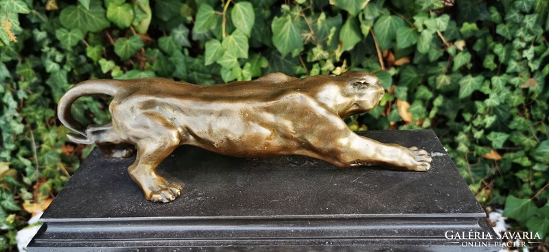 Lopakodó párduc - monumentális bronz szobor