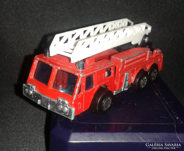 Matchbox fire engine 1982