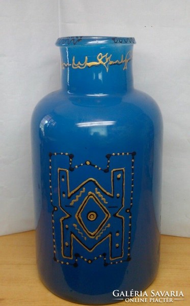 Törzsi motívumokkal díszített Afrikai kézműves fúvott színezett üveg váza. Egyedi ritkaság