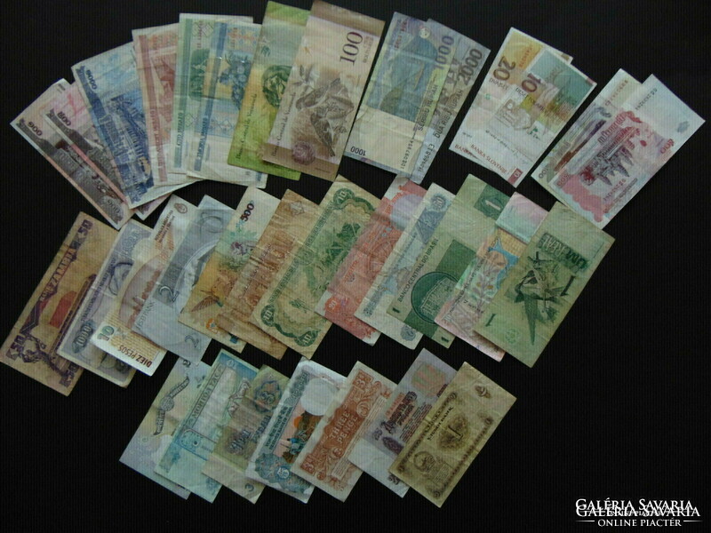 33 darab külföldi bankjegy LOT ! 01