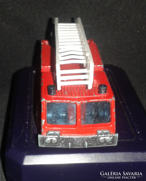 Matchbox fire engine 1982