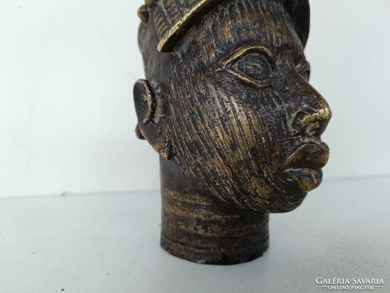 Antik patinás bronz kis fej szobor Afrika Benin 724 8341