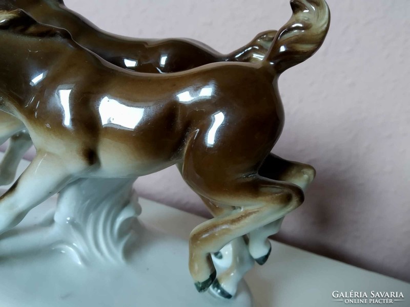 Carl Scheidig Kunst - Grafenthal porcelán, két ló, jelzett, kicsi sérüléssel, kb 1950-1960 közötti