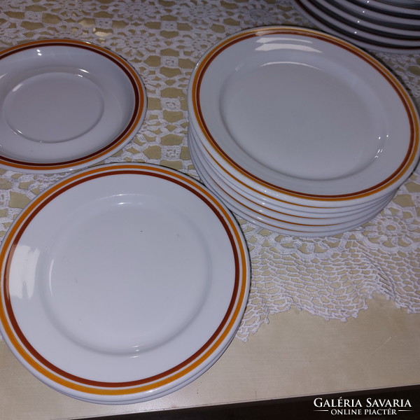Alföldi porcelain yellow-brown striped ﻿16 flat plates, 24x2.5cm high