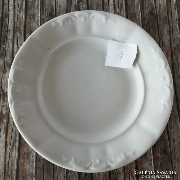 Régi fehér indamintás jelzett Zsolnay lapos tányér 1.