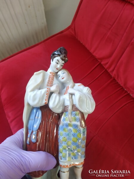 Young couple in national costume for sale! Romanian porcelain statue for sale!