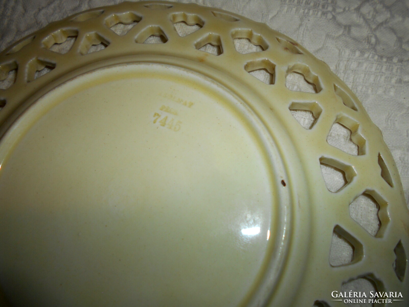 Zsolnay porcelánfajansz áttört szegélyű  tányér-1880-as évek-masszába nyomott jelzéssel