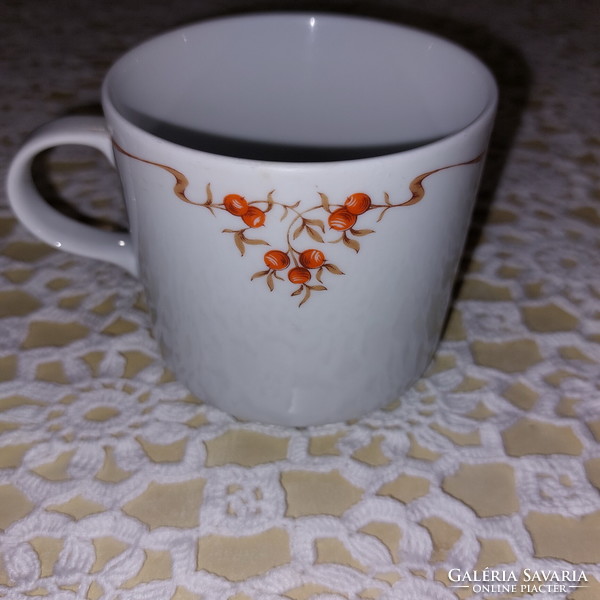 Lowland rosehip patterned mug